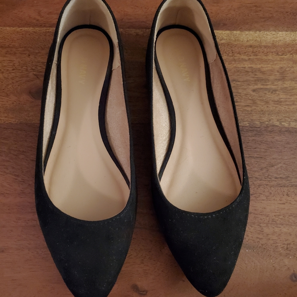 Old Navy Faux-Suede Pointy Ballet Flat - Size 7